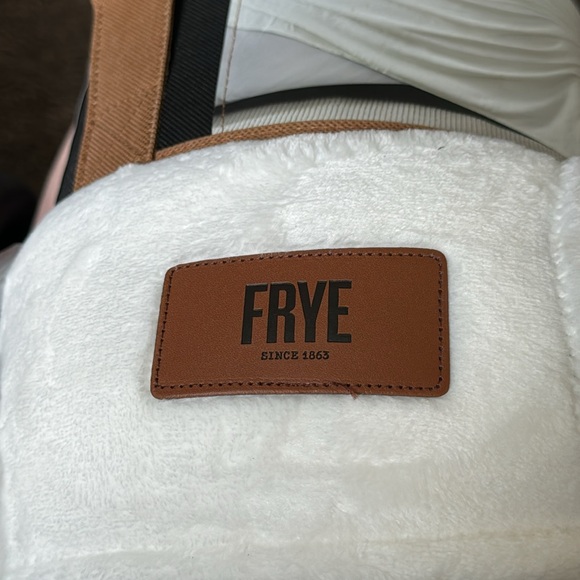 *NEW* Frye Blanket Throw Queen Size 98” X 92” White - Picture 4 of 5